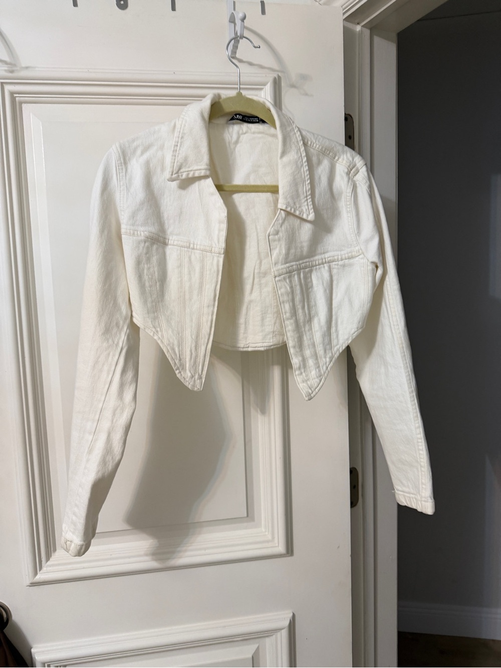 Zara White Cropped Women's Denim Jacket
